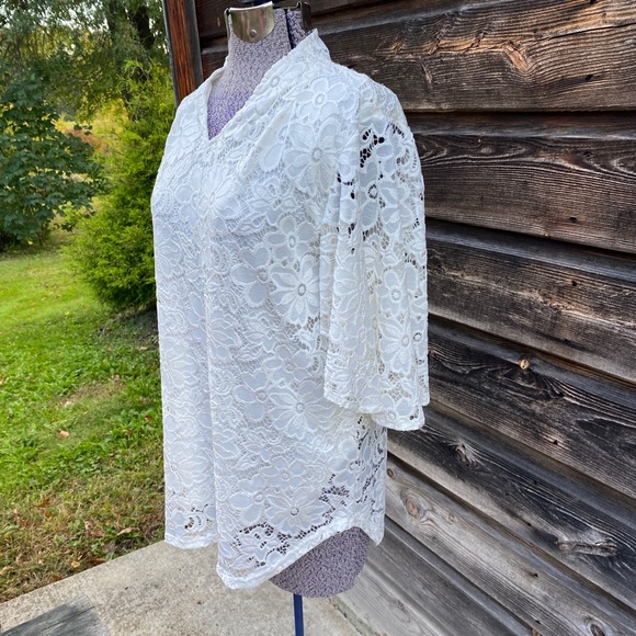 Investments Lined  White Lace V Neck Tunic - Picture 2 of 9